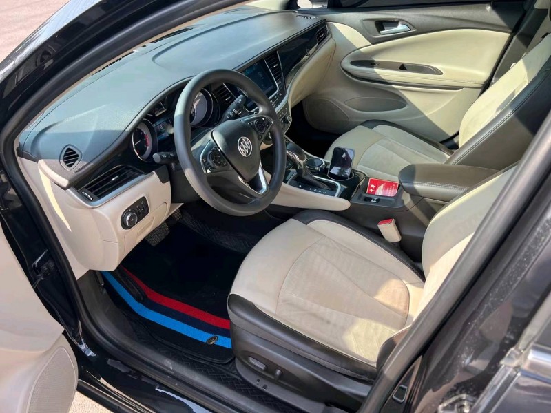 济南16年别克威朗8