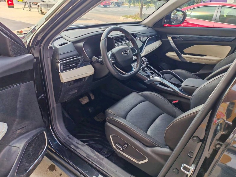 保定22年吉利博越4