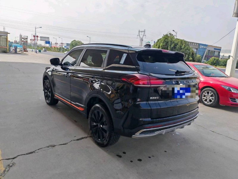 保定22年吉利博越8