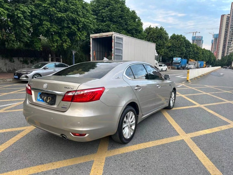 深圳14年长安汽车睿骋8