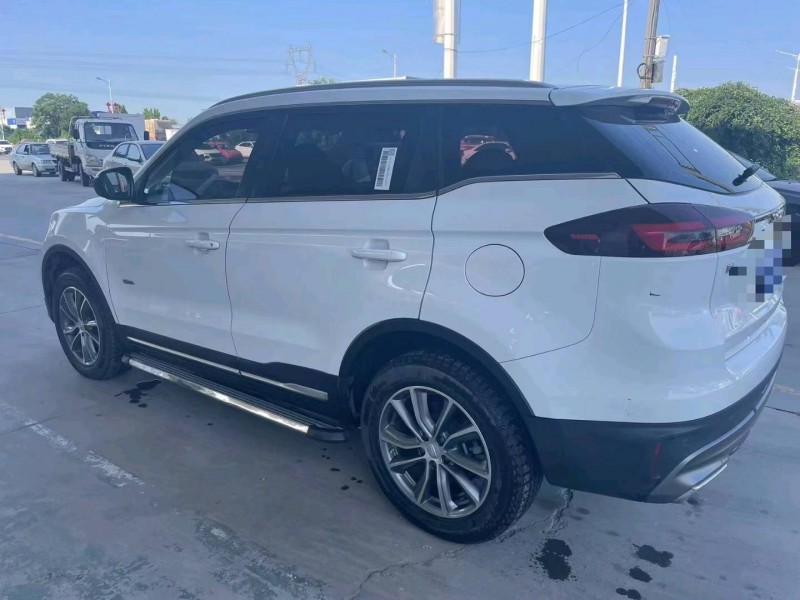 保定19年吉利博越5