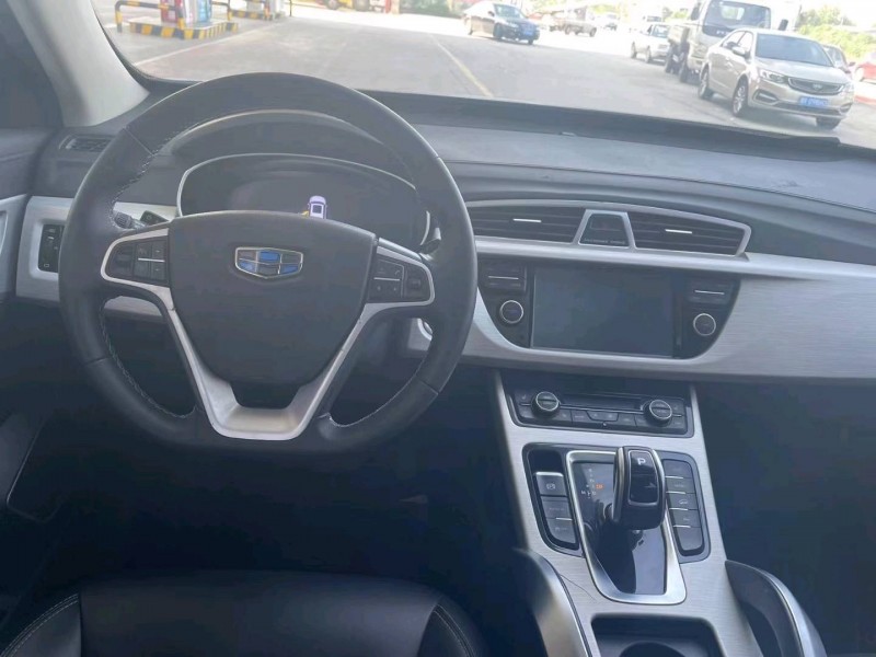 保定19年吉利博越6