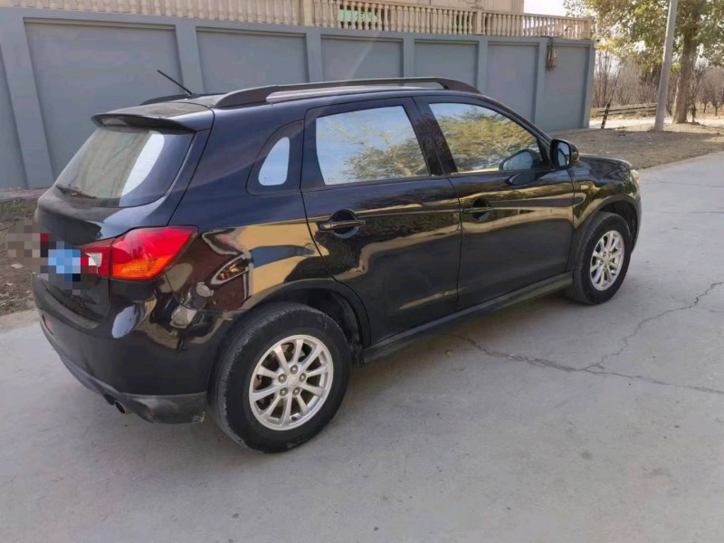 保定14年三菱劲炫4