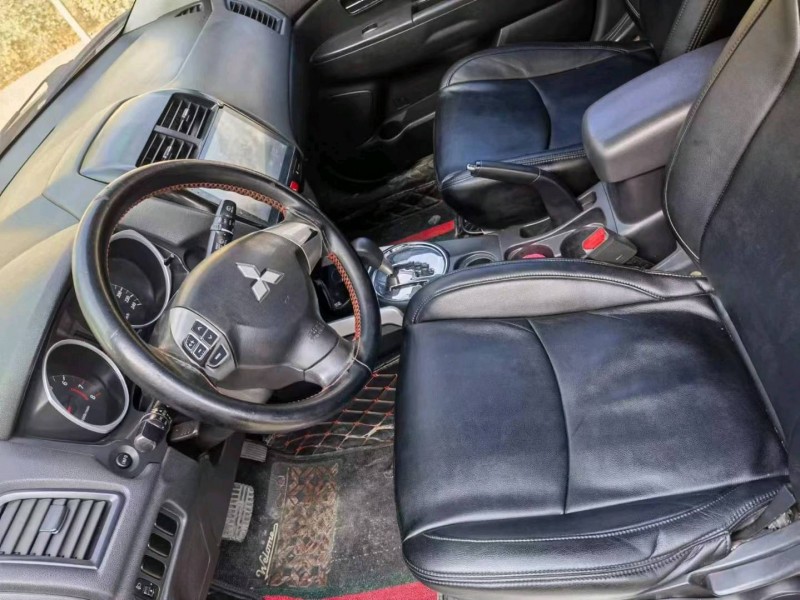 保定14年三菱劲炫6