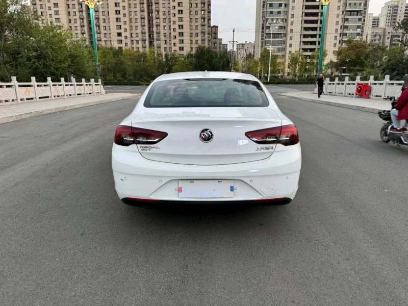 徐州19年别克君威9