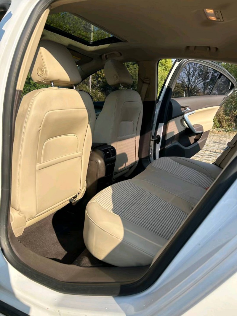 徐州16年别克君威6