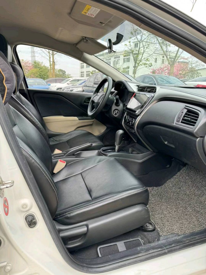 广州18年本田锋范6