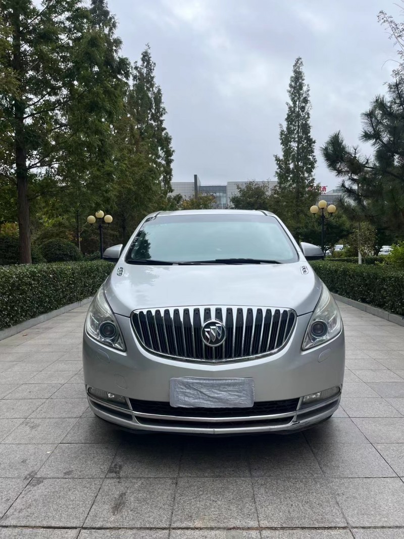 济宁12年别克GL81