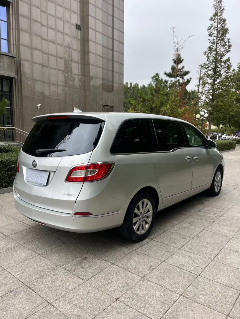 济宁12年别克GL84