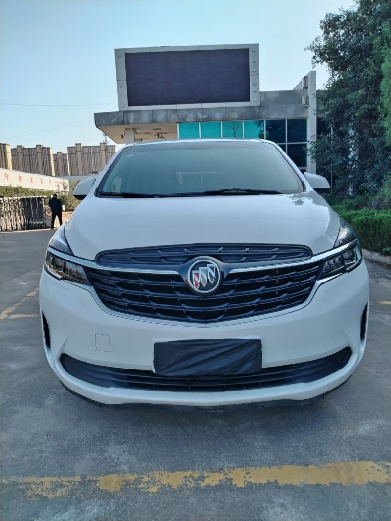 济宁22年别克GL81