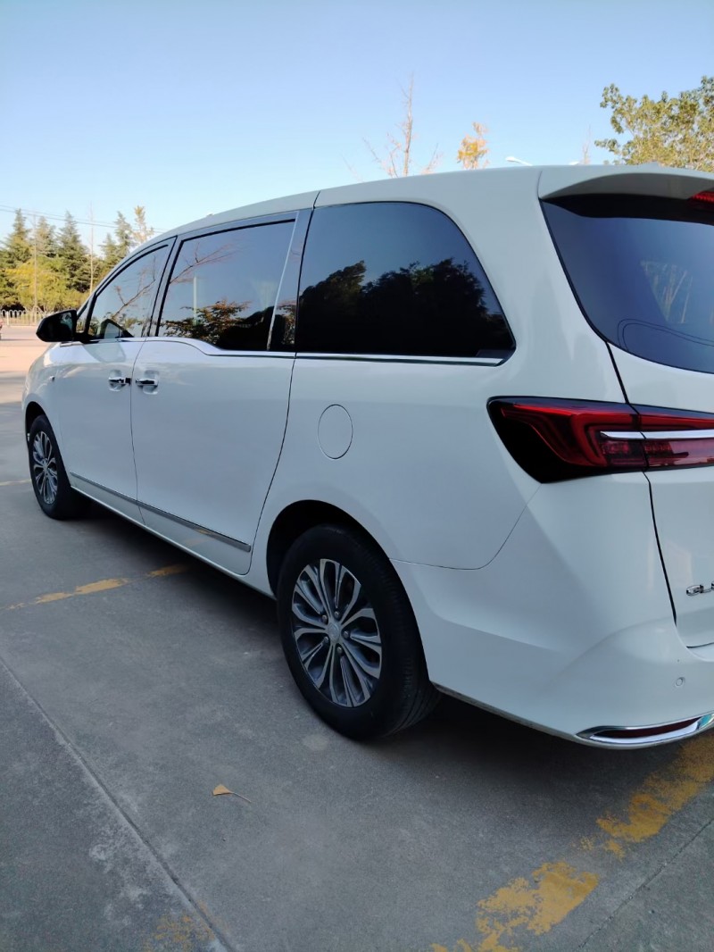 济宁22年别克GL83