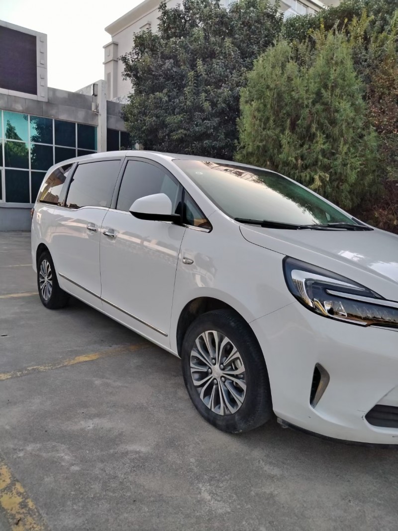 济宁22年别克GL85