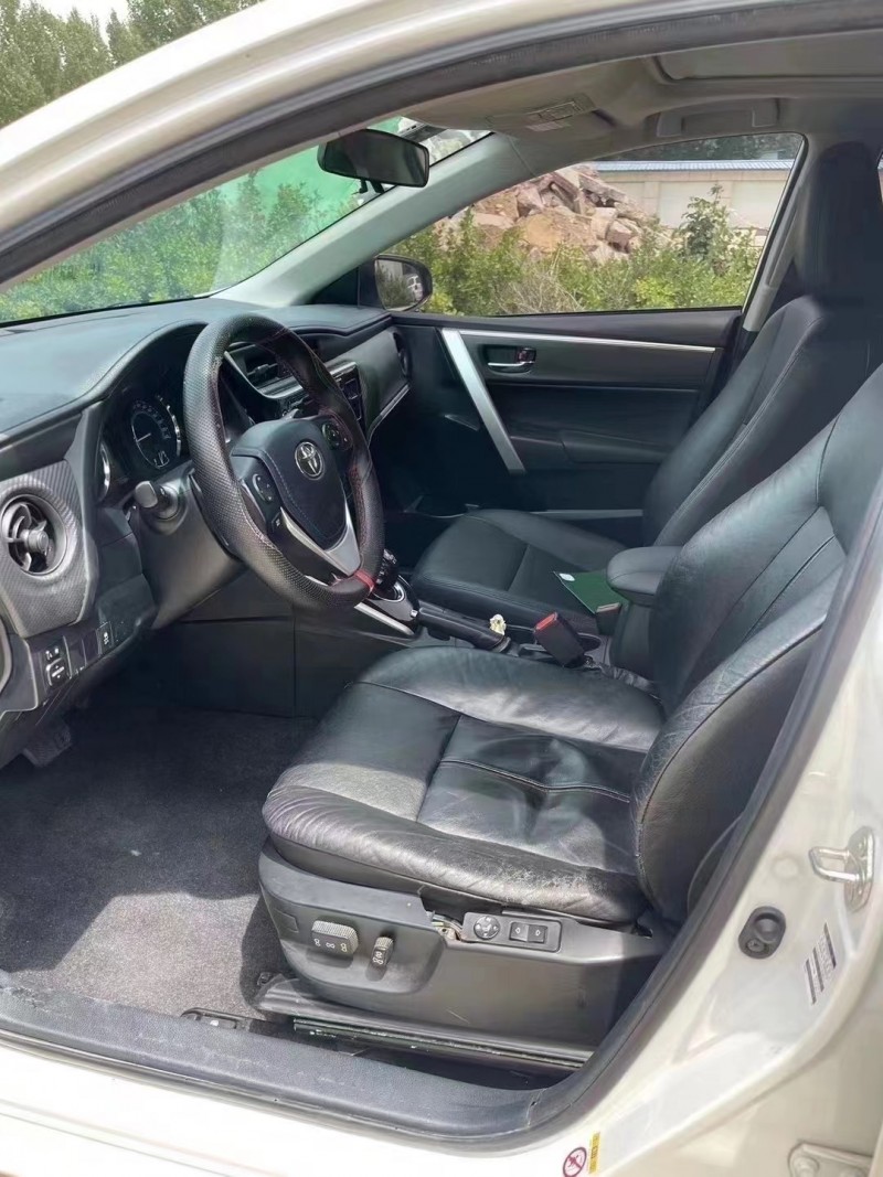 济宁18年丰田雷凌4