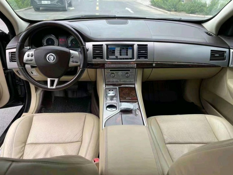 马鞍山11年捷豹XF8