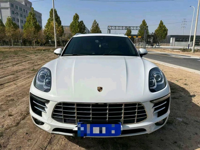 东营17年保时捷Macan1