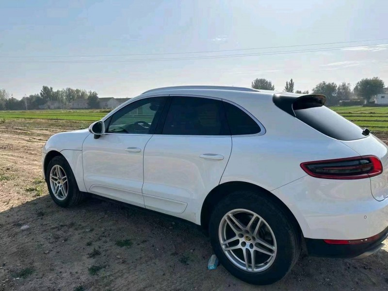 东营17年保时捷Macan3