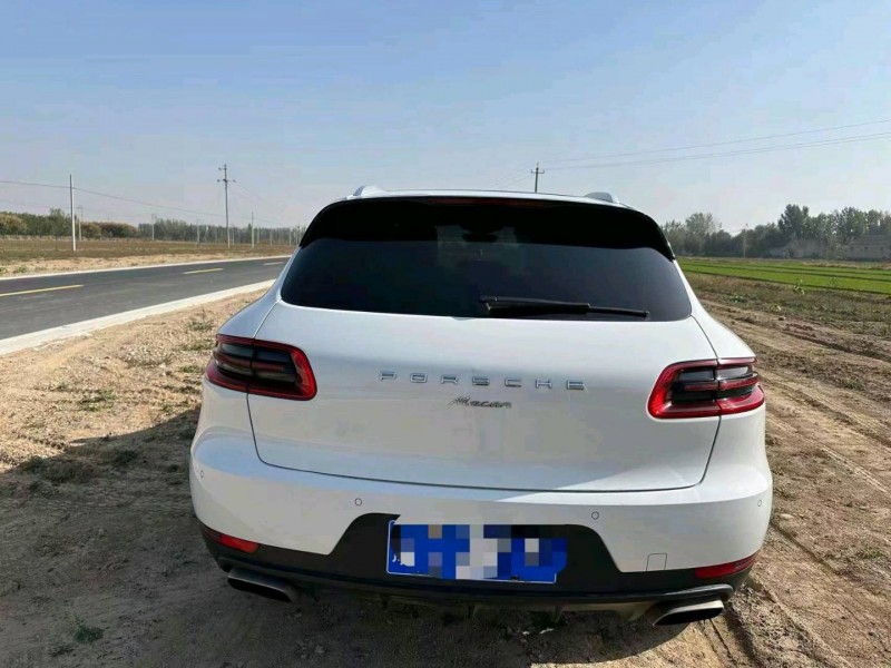 东营17年保时捷Macan4