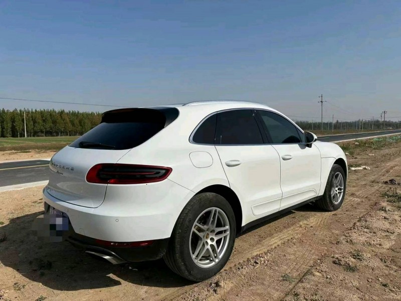 东营17年保时捷Macan5