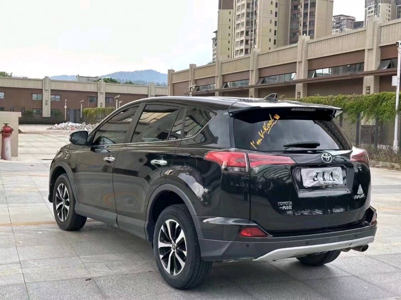 珠海18年丰田RAV4荣放4