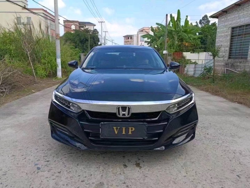 珠海21年本田雅阁1