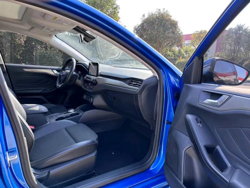 盐城20年福特福克斯5