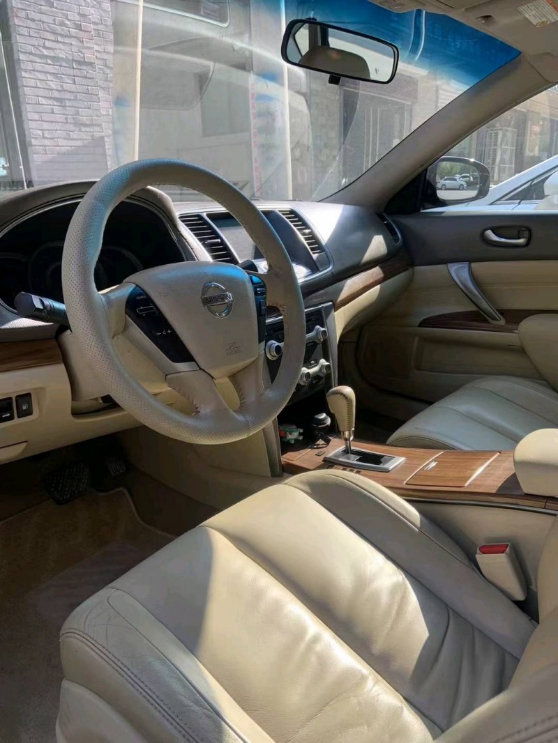 保定11年日产天籁5