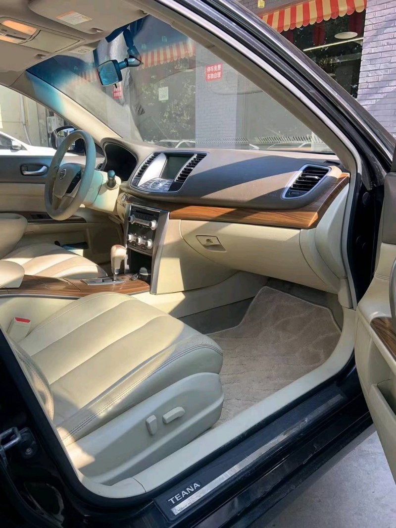 保定11年日产天籁7