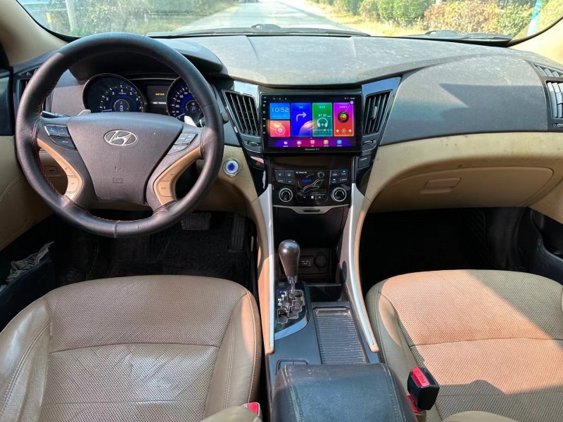 济宁16年现代索纳塔八8