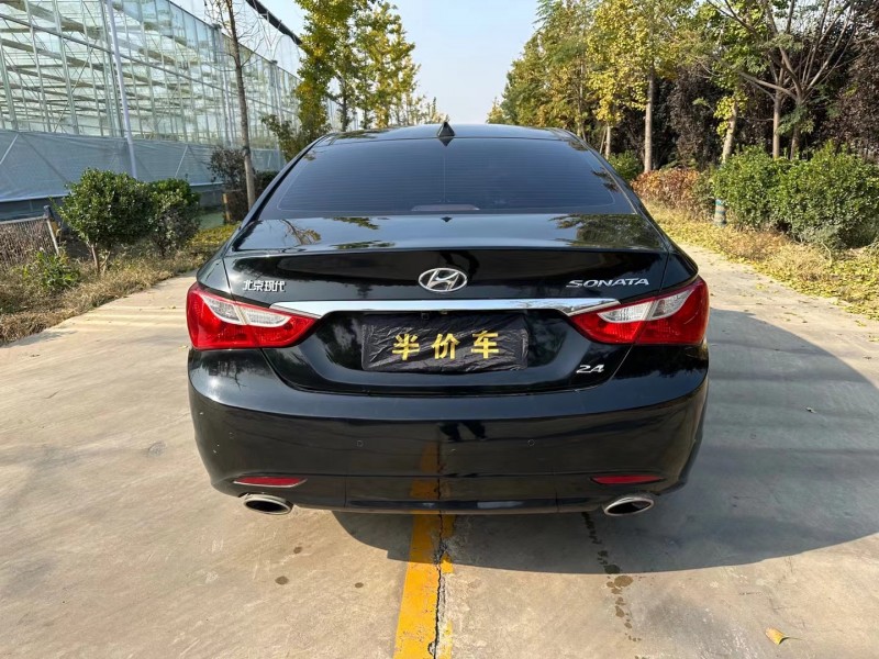 济宁16年现代索纳塔八9