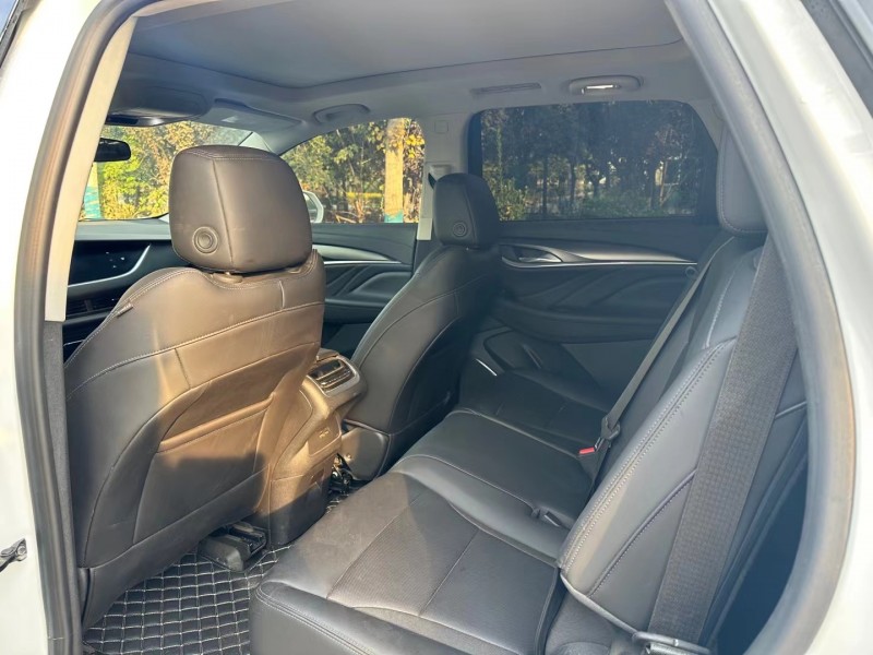 济宁21年别克昂科旗6