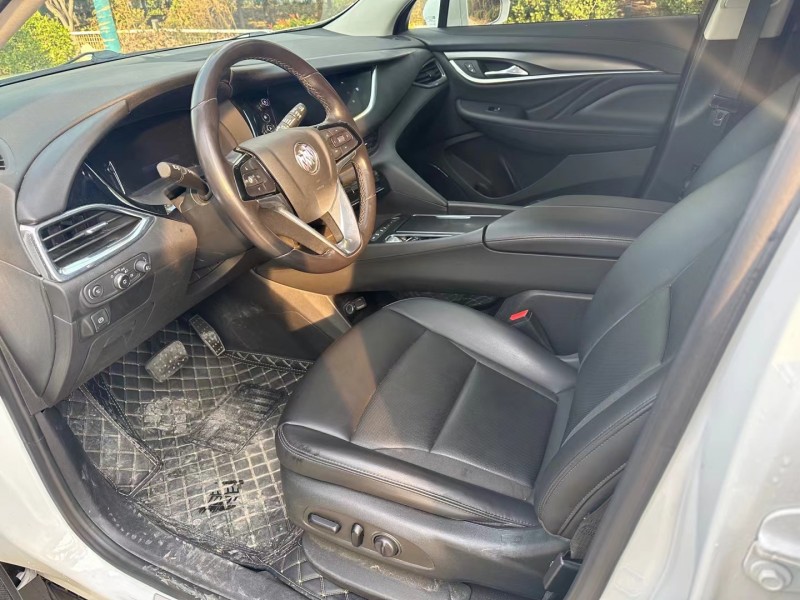 济宁21年别克昂科旗7