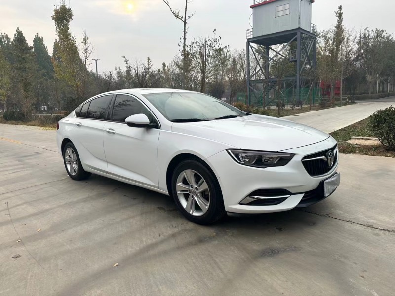 济宁20年别克君威3