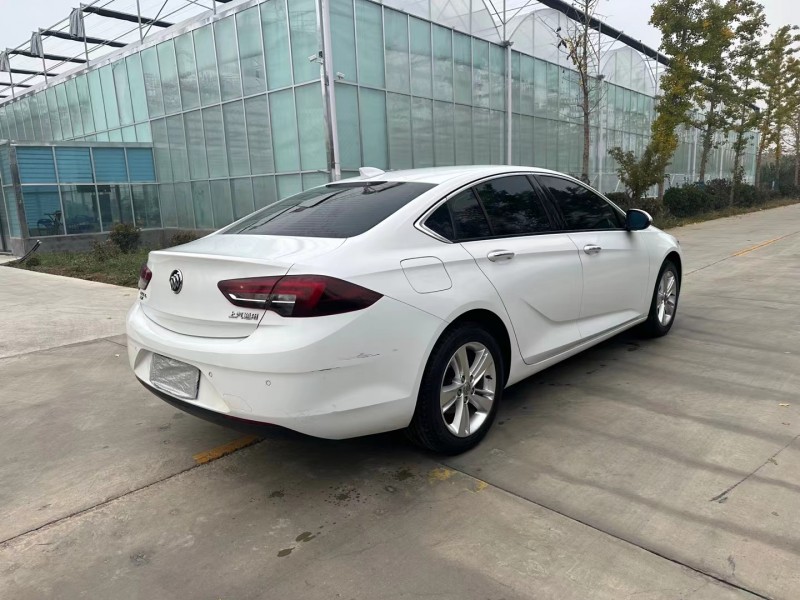 济宁20年别克君威4