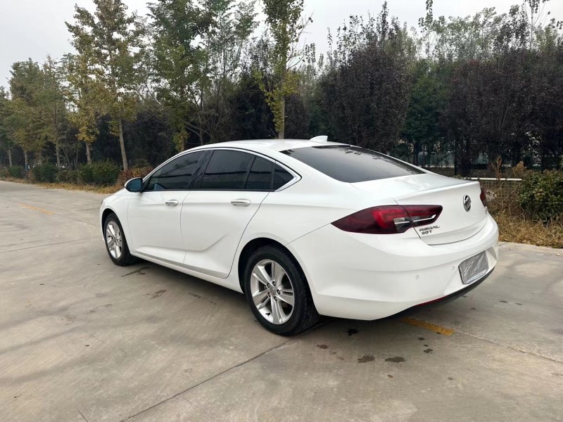 济宁20年别克君威5