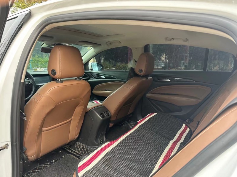 济宁20年别克君威6