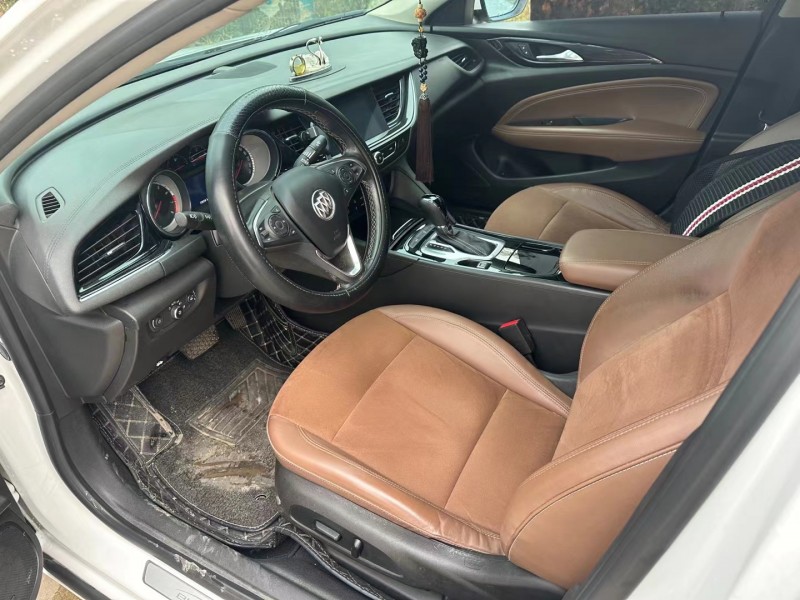 济宁20年别克君威7