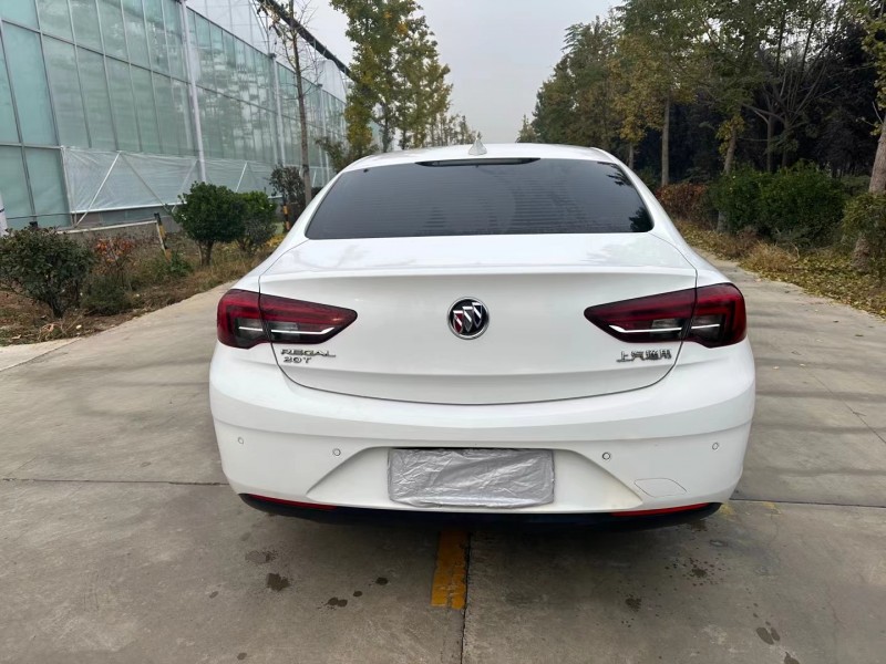 济宁20年别克君威9