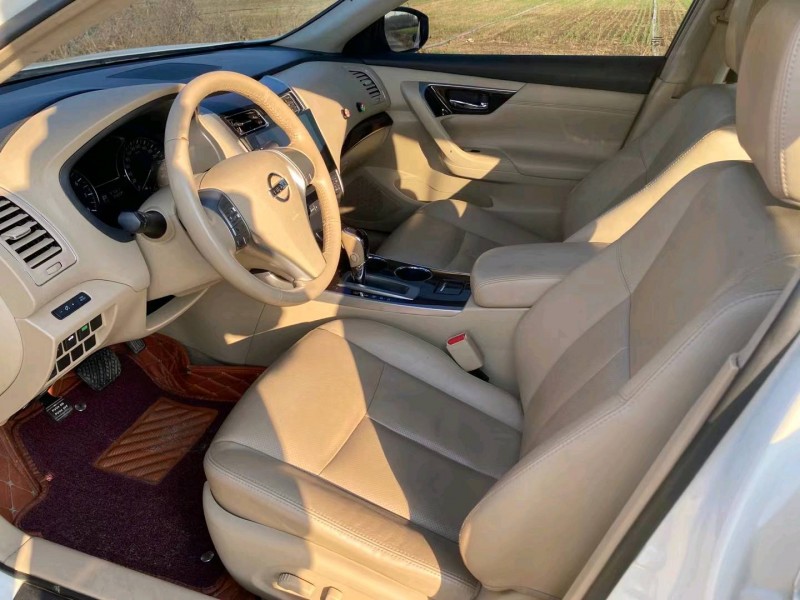 保定16年日产天籁5