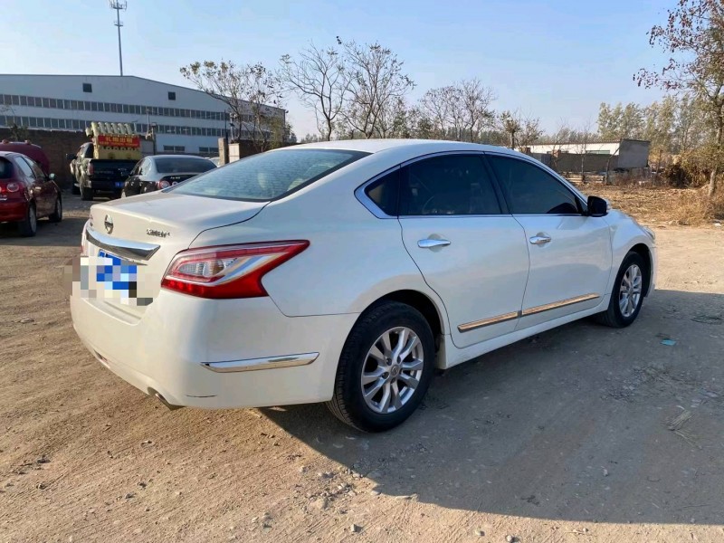 保定16年日产天籁7