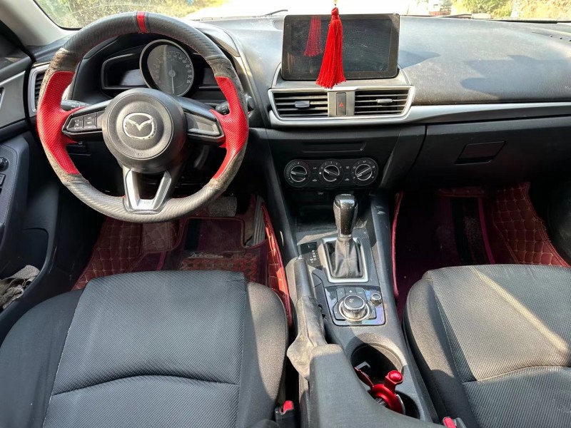 济宁17年马自达昂克赛拉8