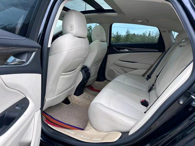 盐城20年别克君越4