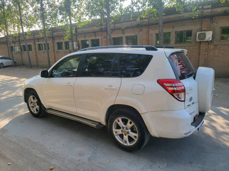 保定13年丰田RAV46