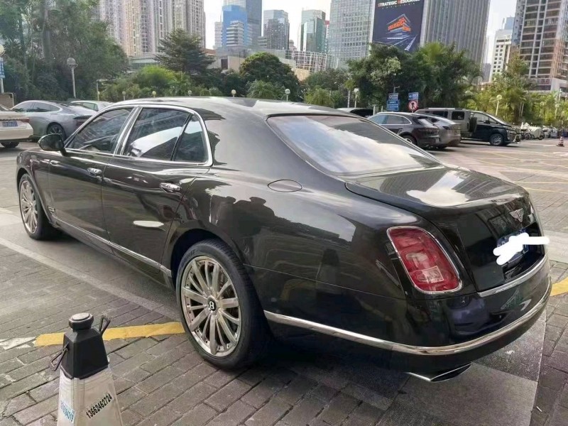 廣州17年賓利慕尚9