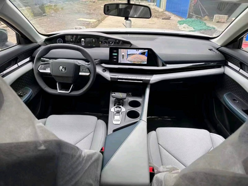 淄博23年长安汽车UNI-V8