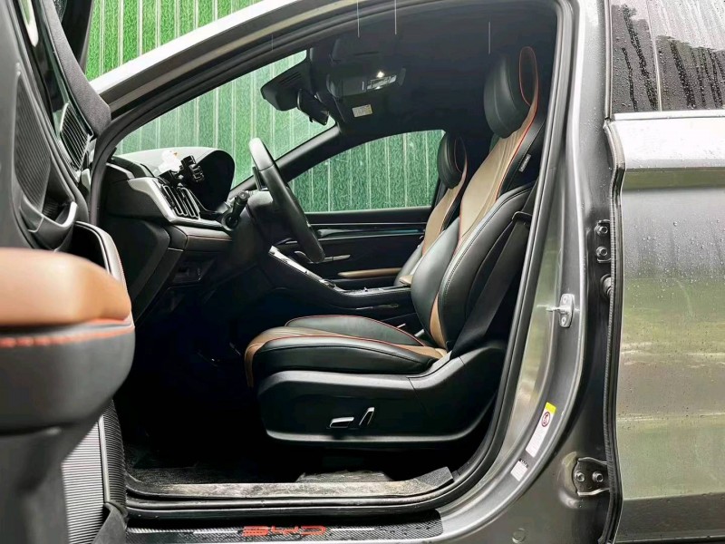 广州21年比亚迪宋8