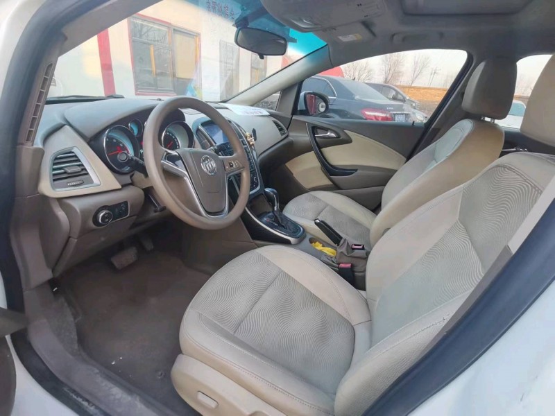 保定15年别克英朗GT4