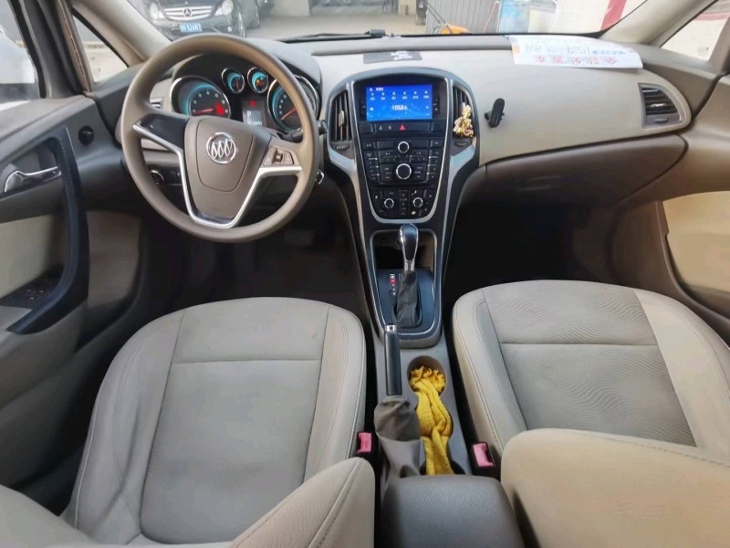 保定15年别克英朗GT8