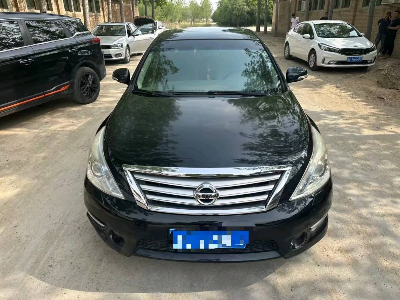 保定12年日产天籁1