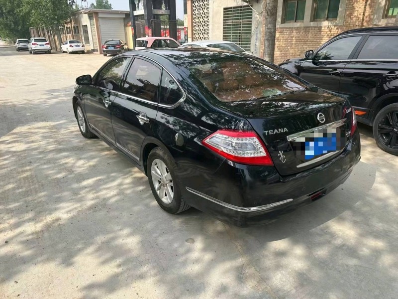 保定12年日产天籁8