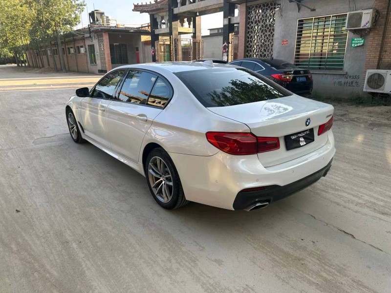 保定19年宝马5系8